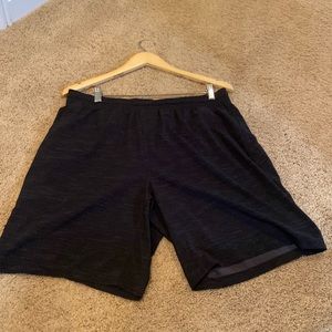 Men’s lulu Pace breaker lined shorts 7”